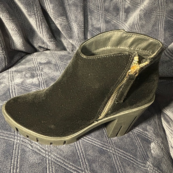 Midnight wedge heel ankle Boot suede will look good with jeans - Picture 2 of 2